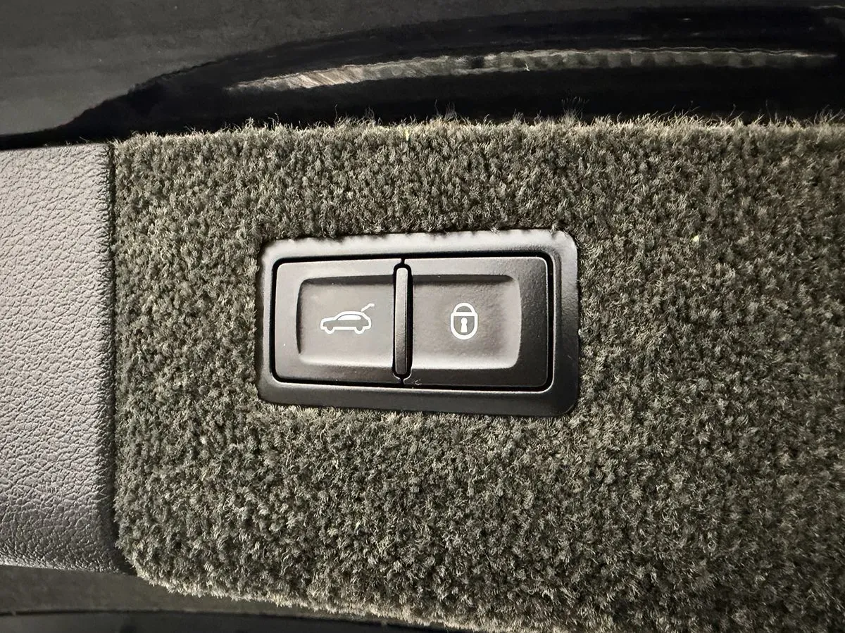 Bentley Bentayga photo 37