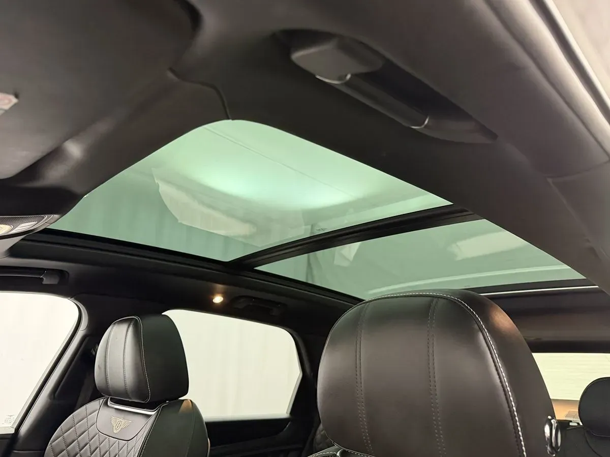 Bentley Bentayga photo 9