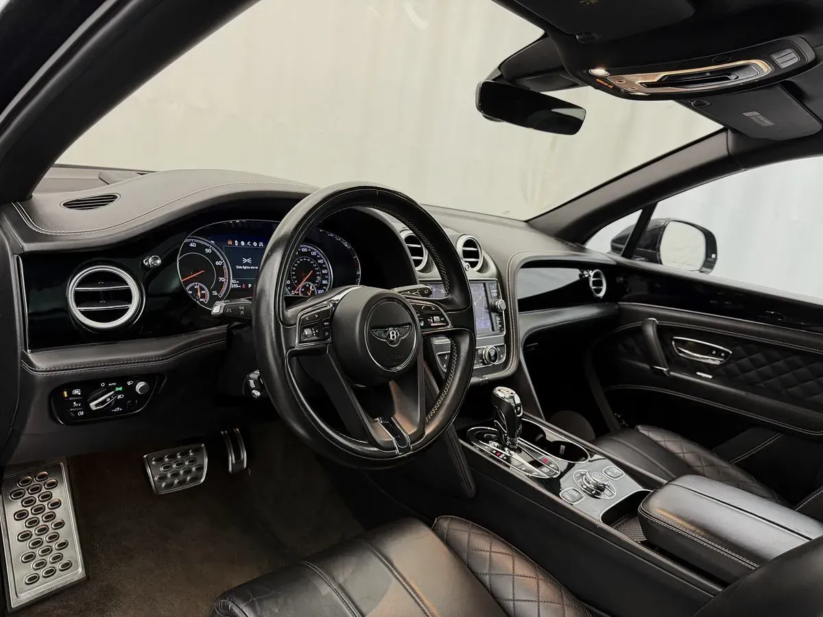 Bentley Bentayga photo 8