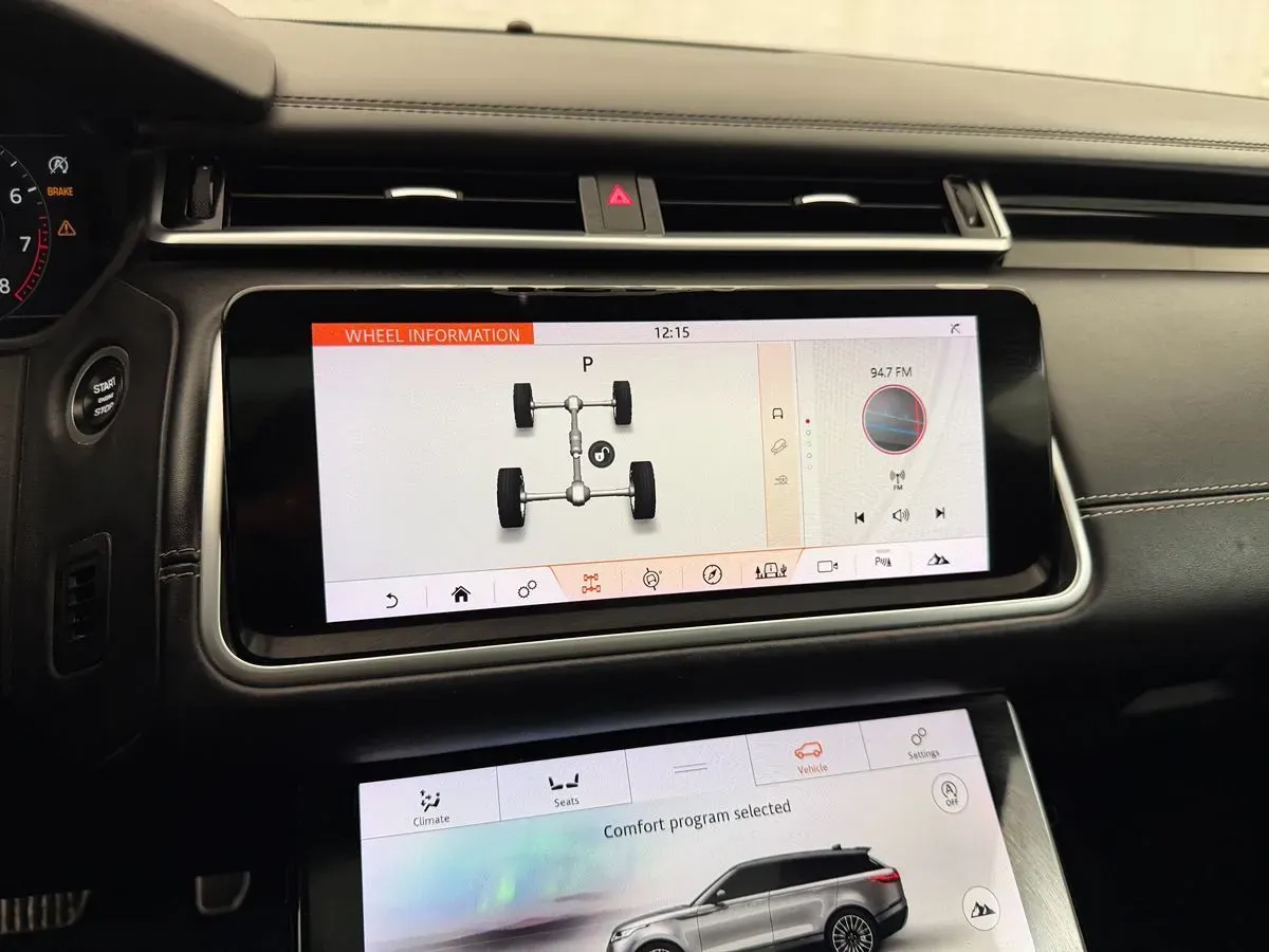 Land Rover Range Rover Velar photo 18