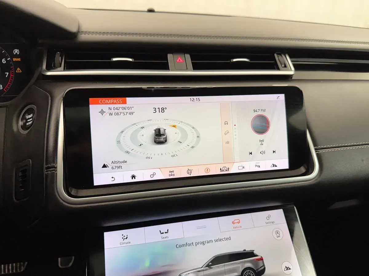 Land Rover Range Rover Velar photo 20