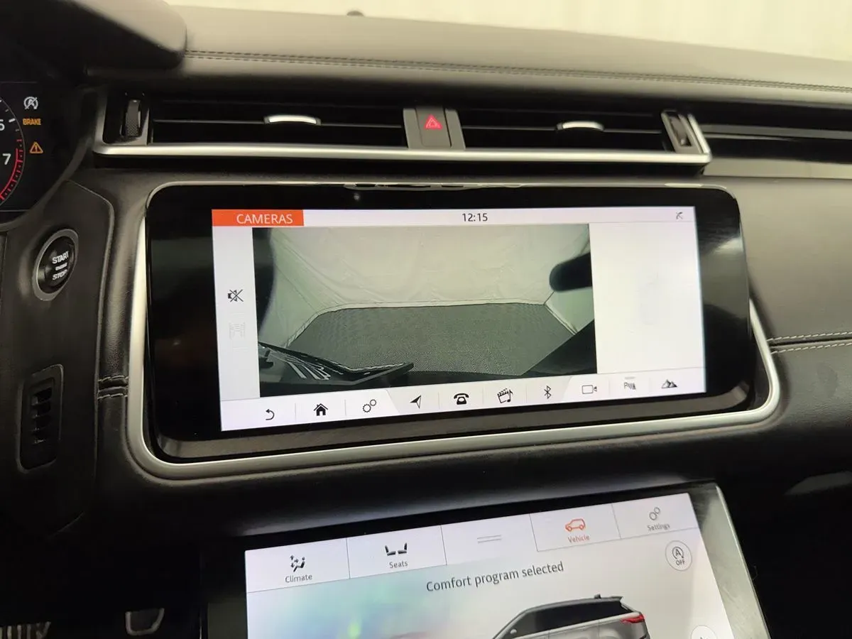 Land Rover Range Rover Velar photo 16