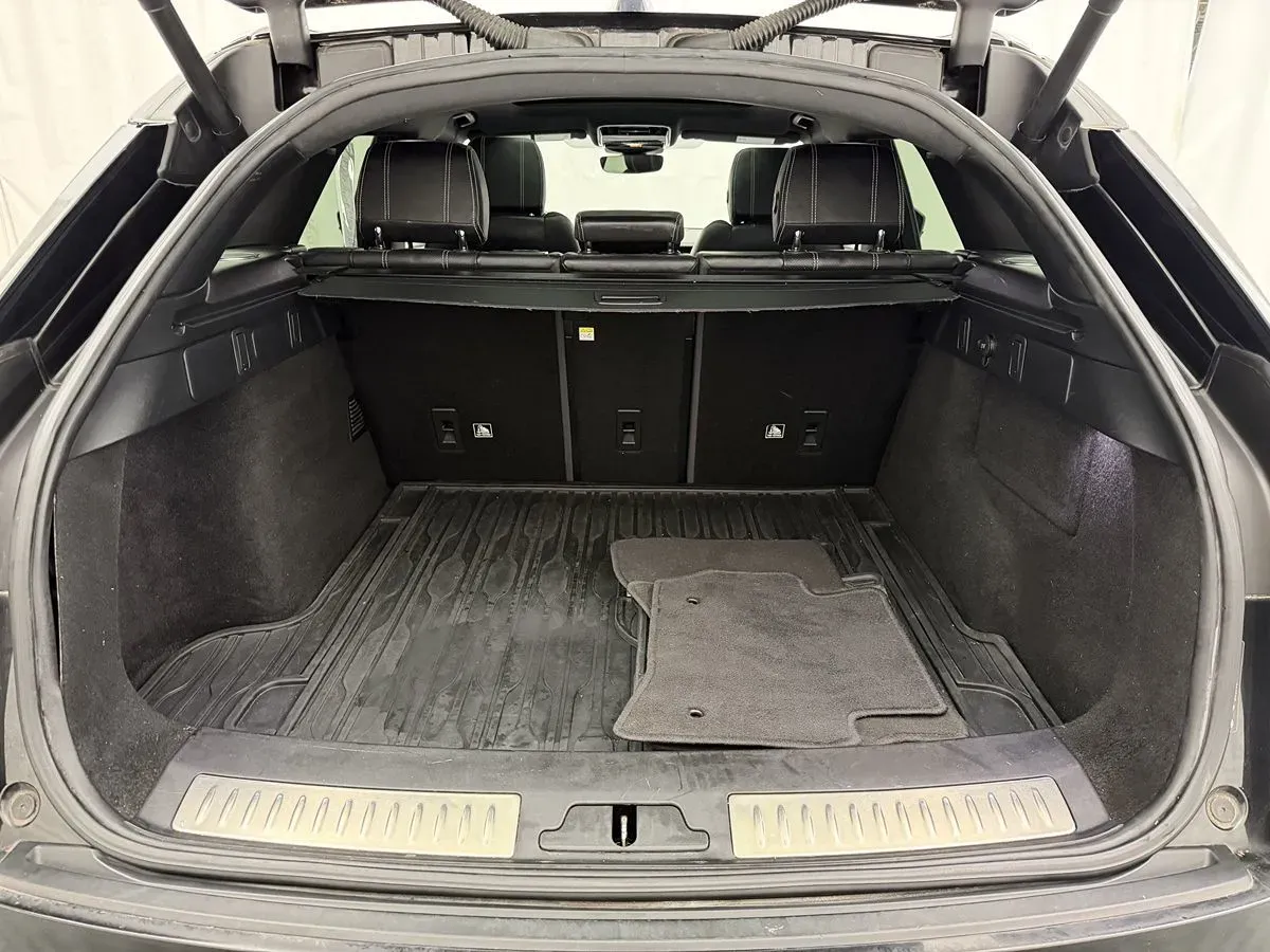Land Rover Range Rover Velar photo 30