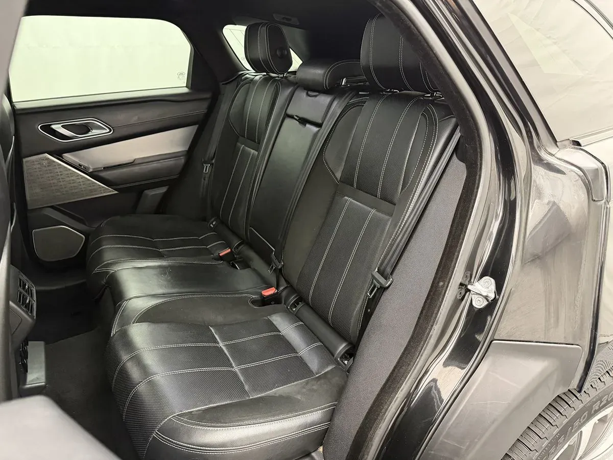Land Rover Range Rover Velar photo 26