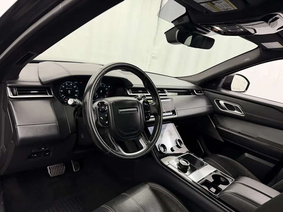 Land Rover Range Rover Velar photo 8