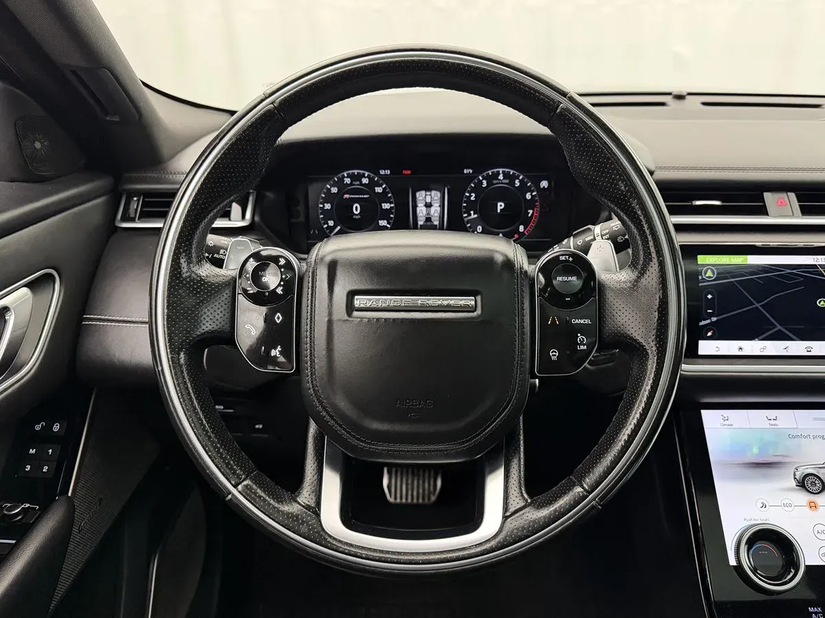 Land Rover Range Rover Velar photo 11