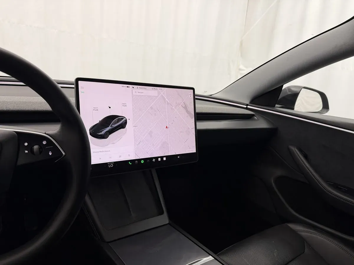 Tesla Model 3 photo 14