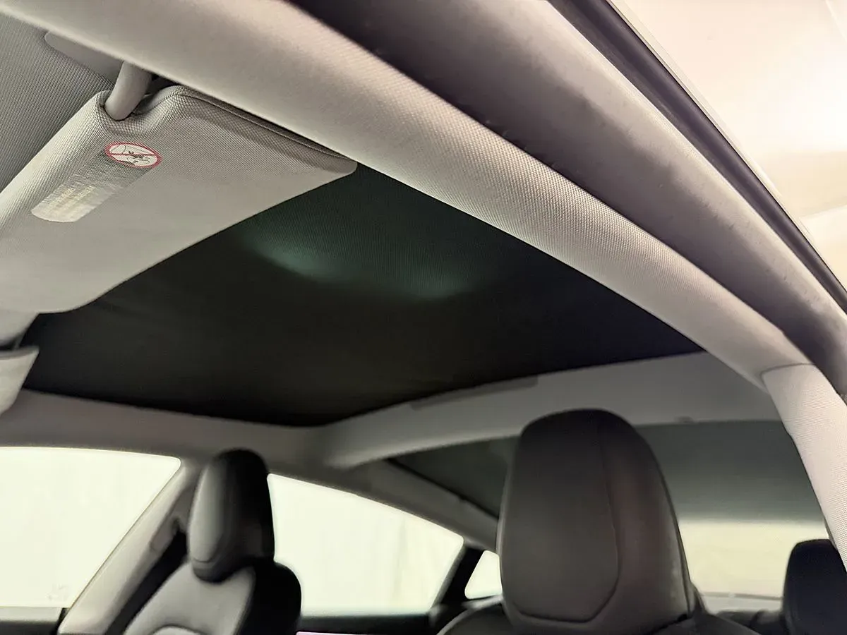 Tesla Model 3 photo 9