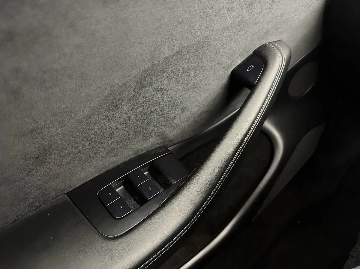 Tesla Model 3 photo 12