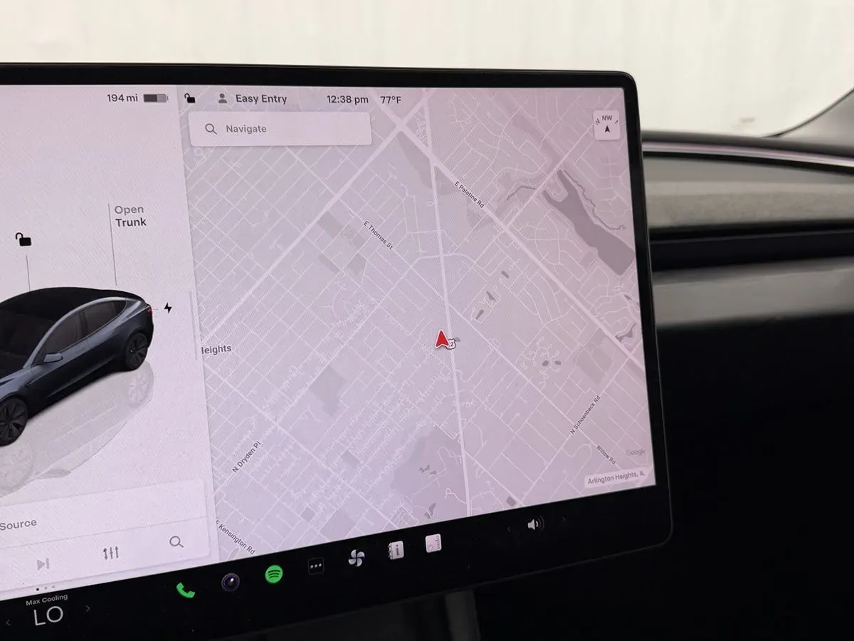 Tesla Model 3 photo 19