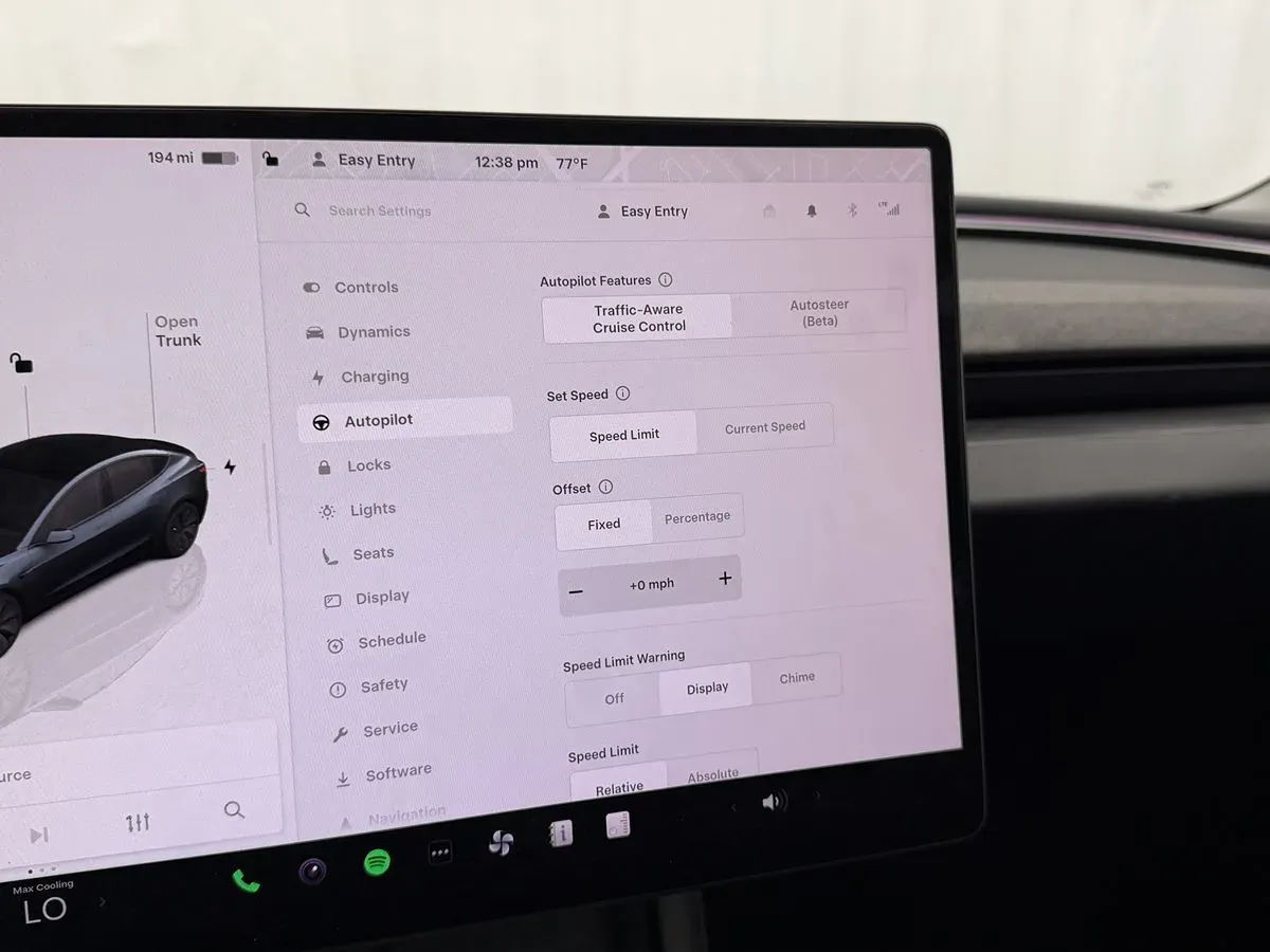 Tesla Model 3 photo 24