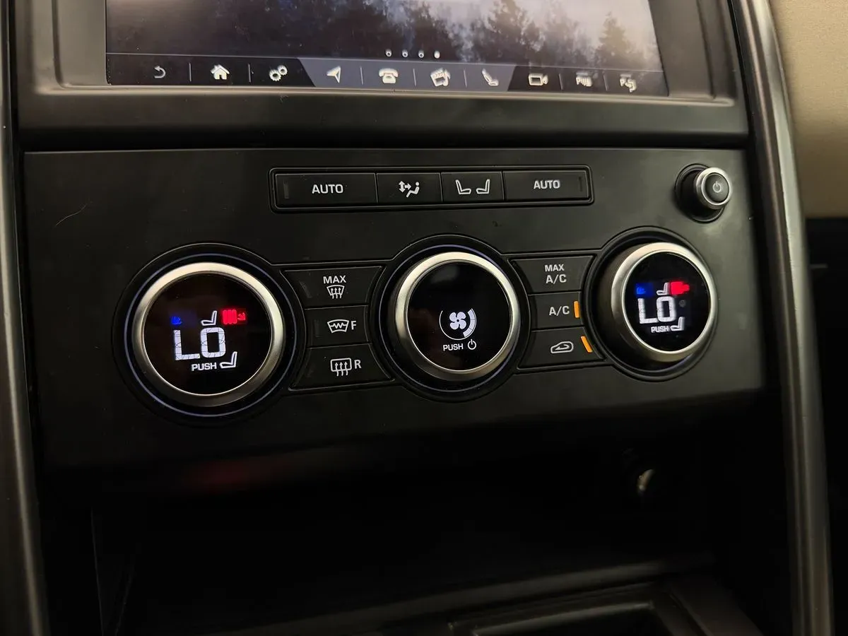 Land Rover Discovery photo 34
