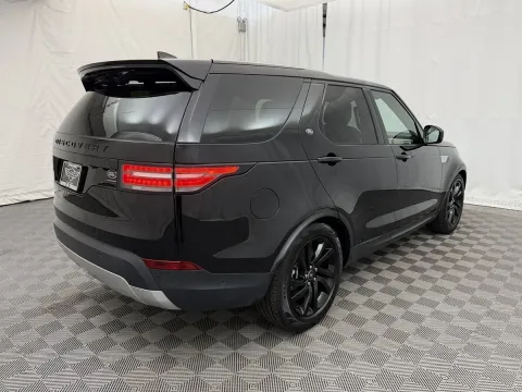 More photos of 2020 Land Rover Discovery Landmark Edition at Autos of Chicago, IL
