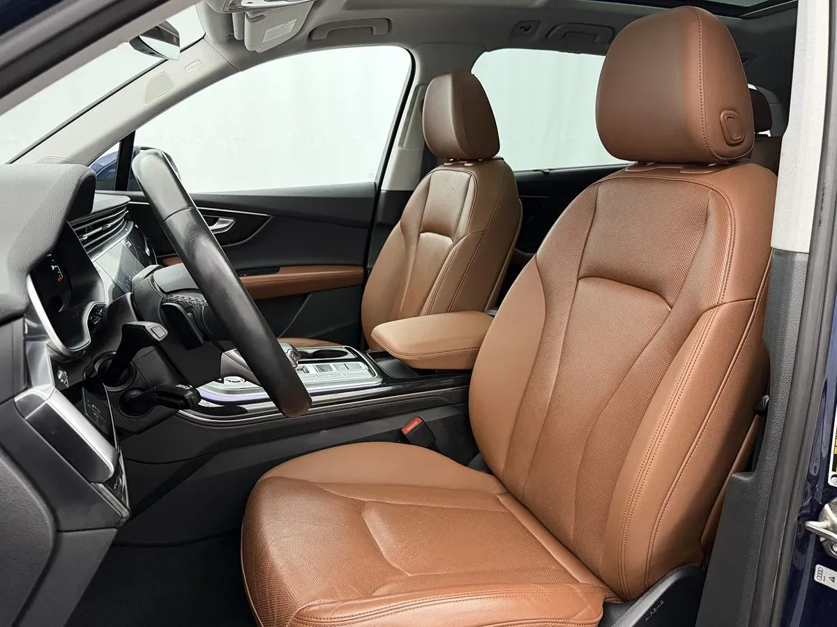 Audi Q7 photo 10