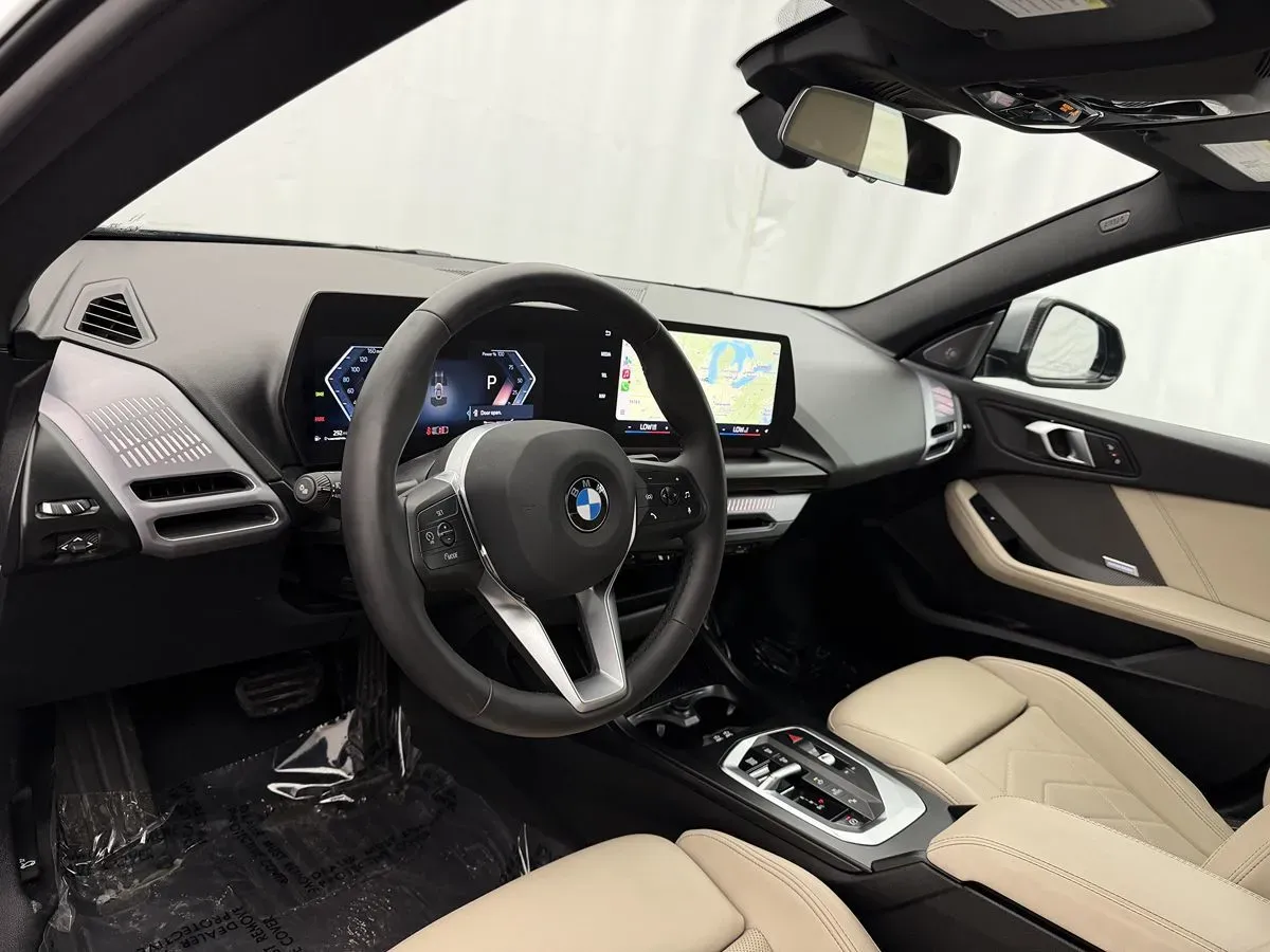 BMW 2 Series photo 7