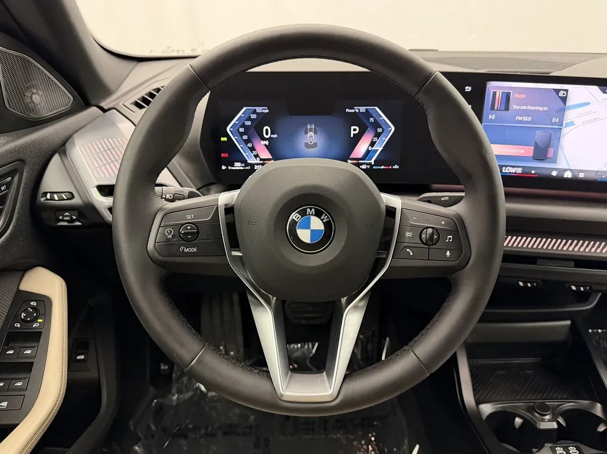 BMW 2 Series photo 9