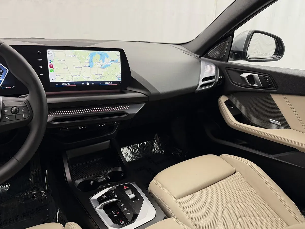 BMW 2 Series photo 16