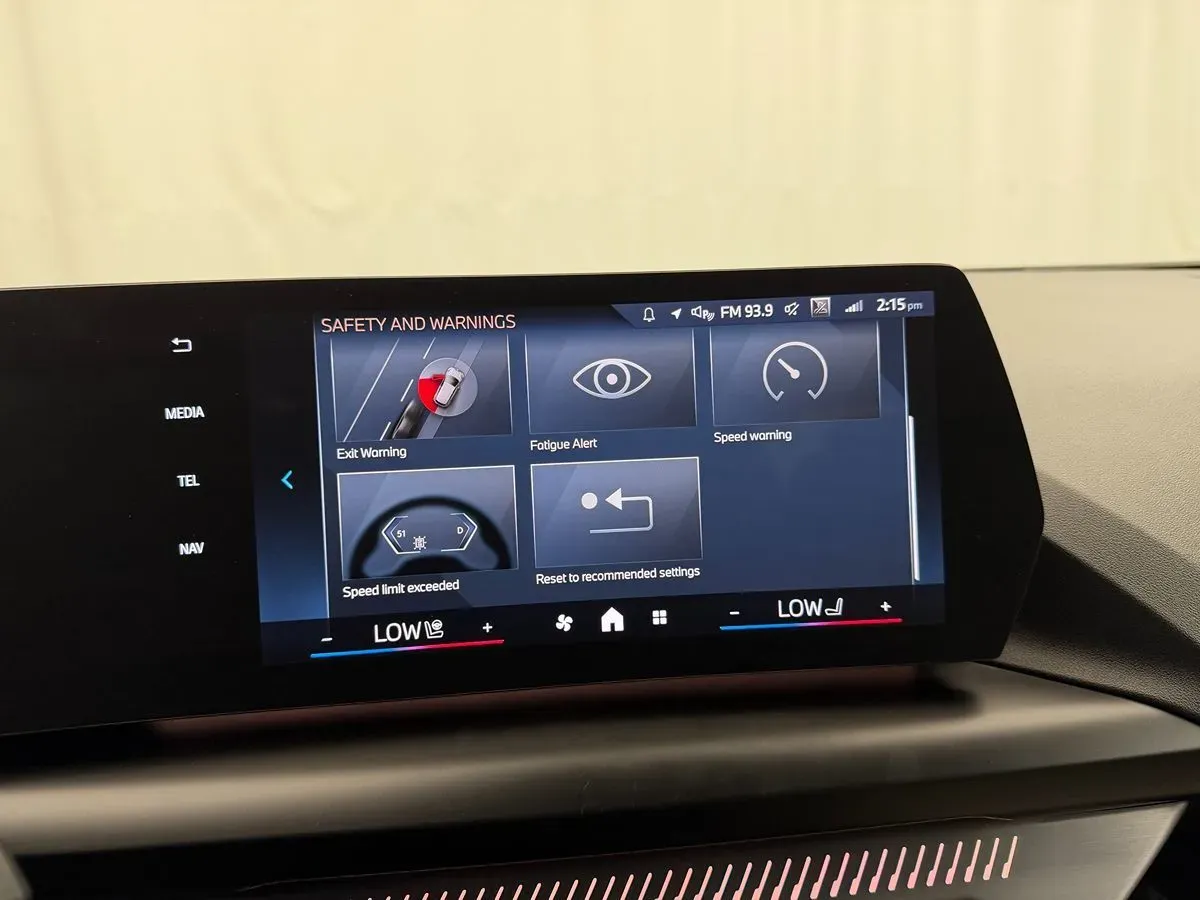 BMW 2 Series photo 18
