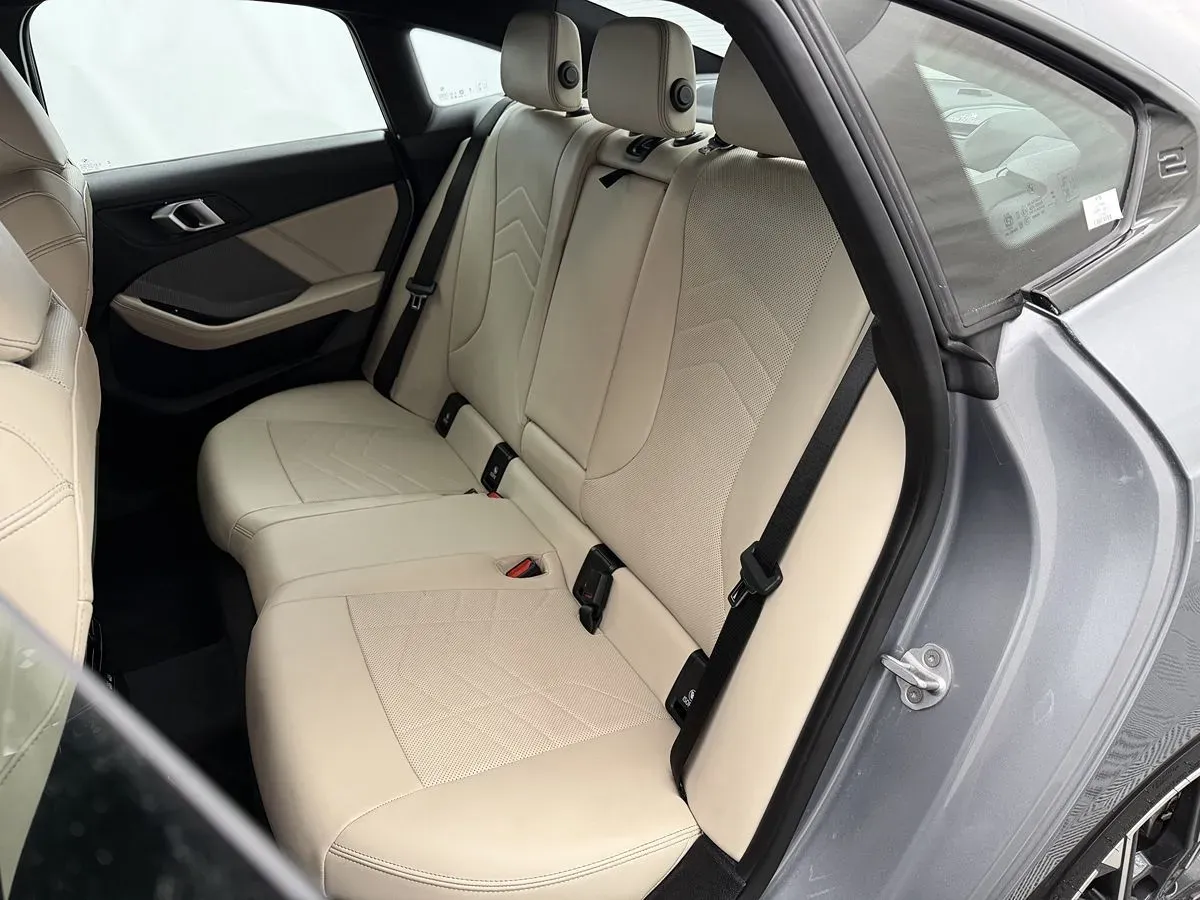 BMW 2 Series photo 35