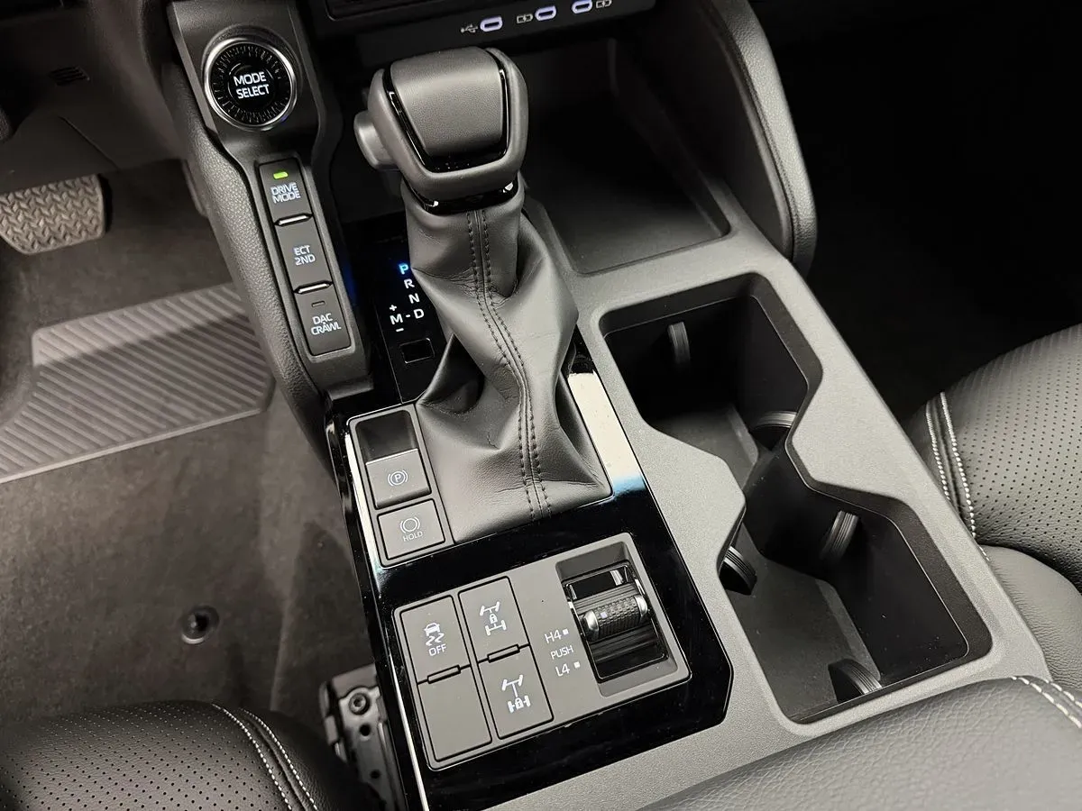 Toyota Land Cruiser photo 24