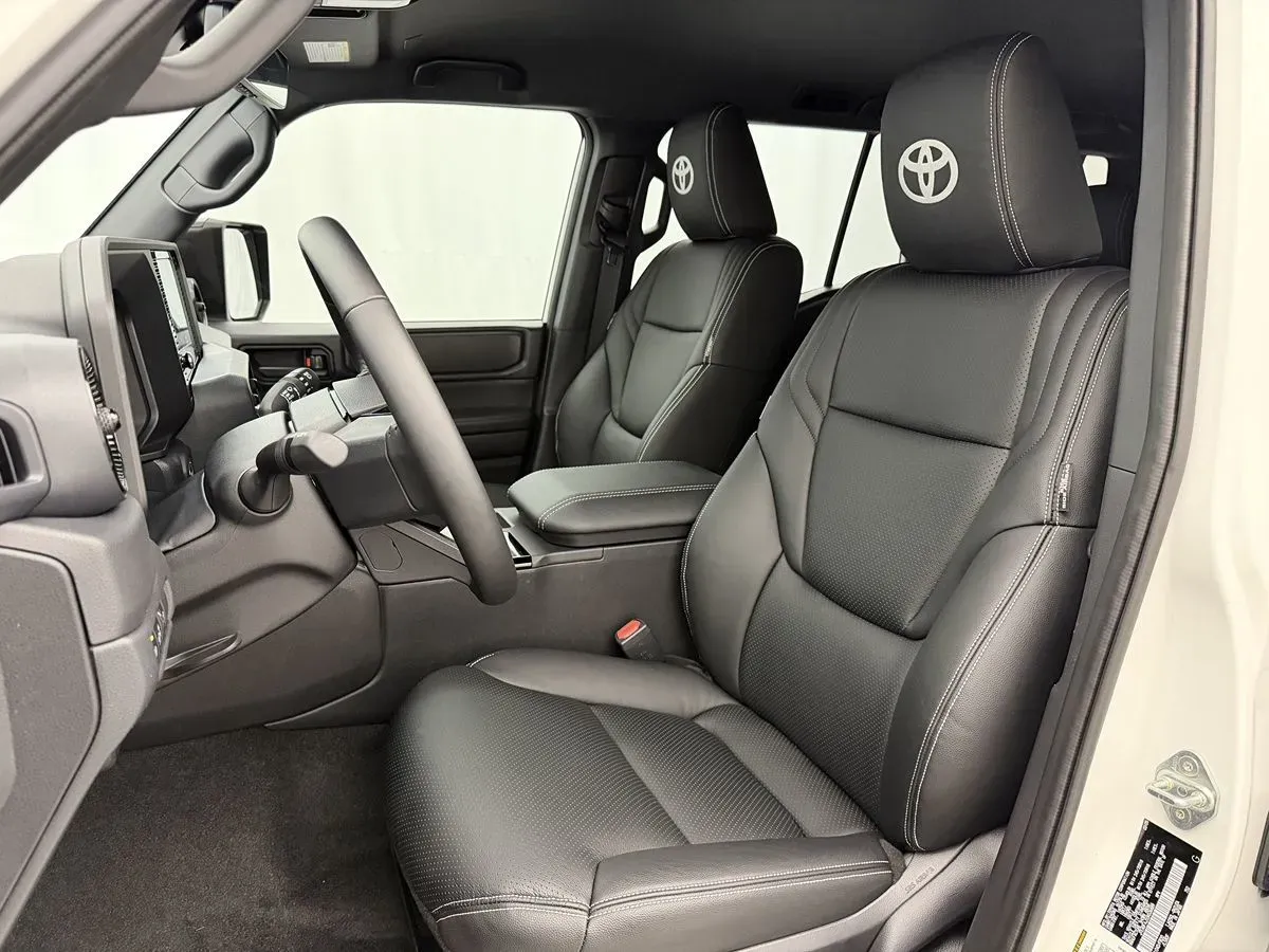 Toyota Land Cruiser photo 12
