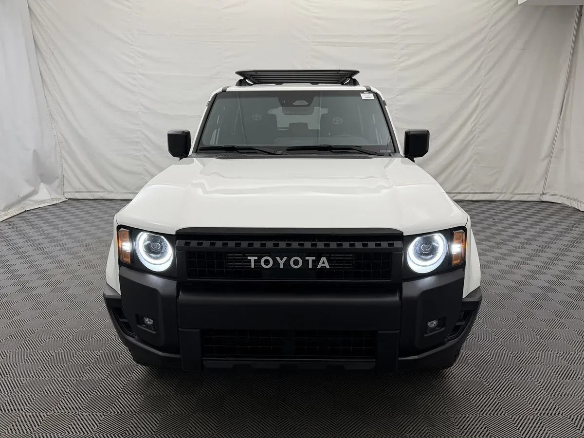 Toyota Land Cruiser photo 3