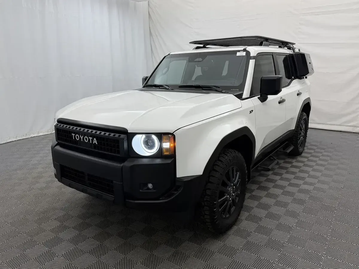 Toyota Land Cruiser photo 2