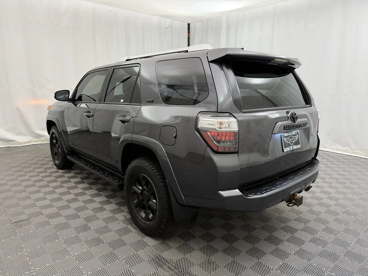 Toyota 4Runner photo 7
