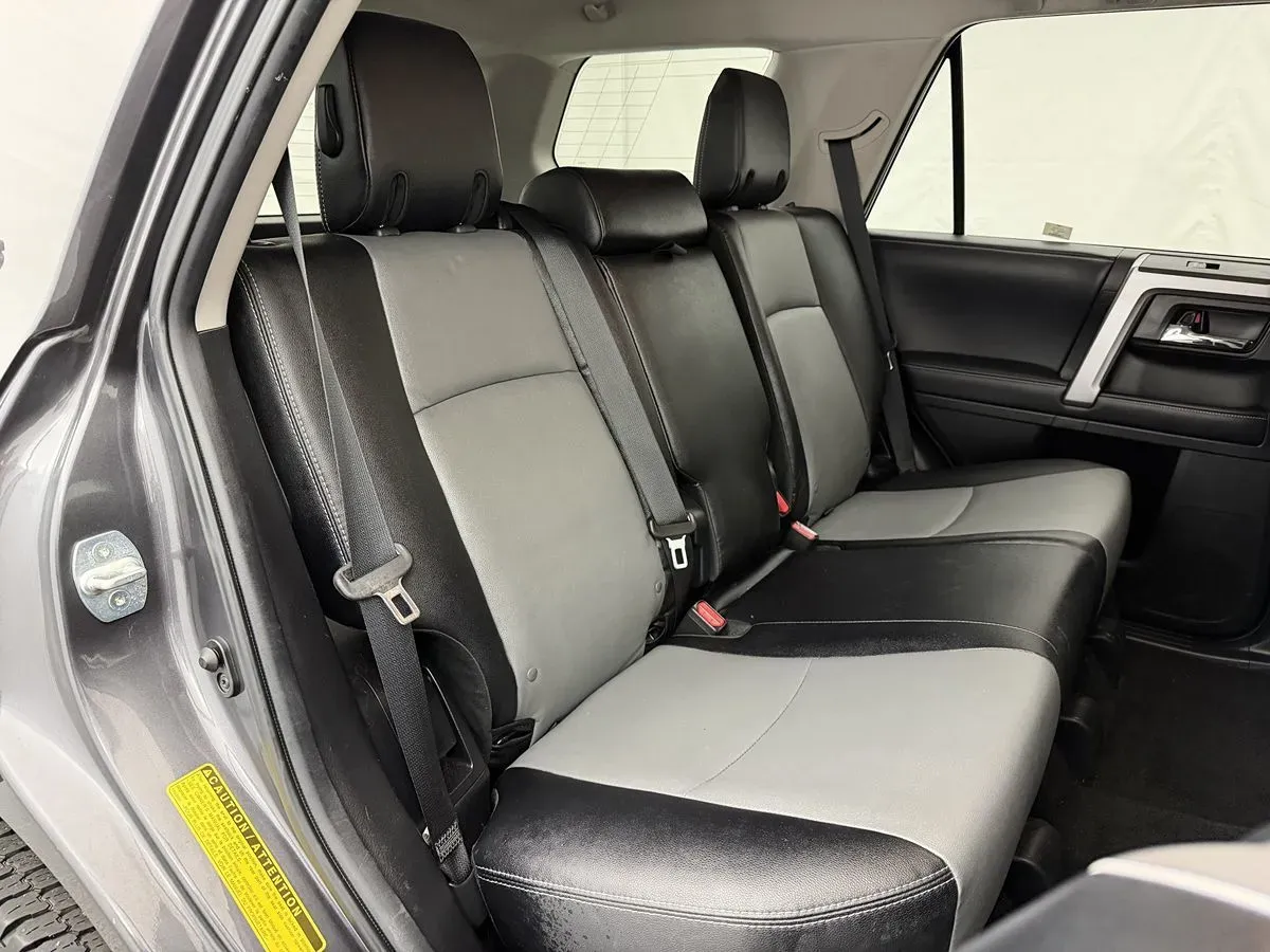 Toyota 4Runner photo 26