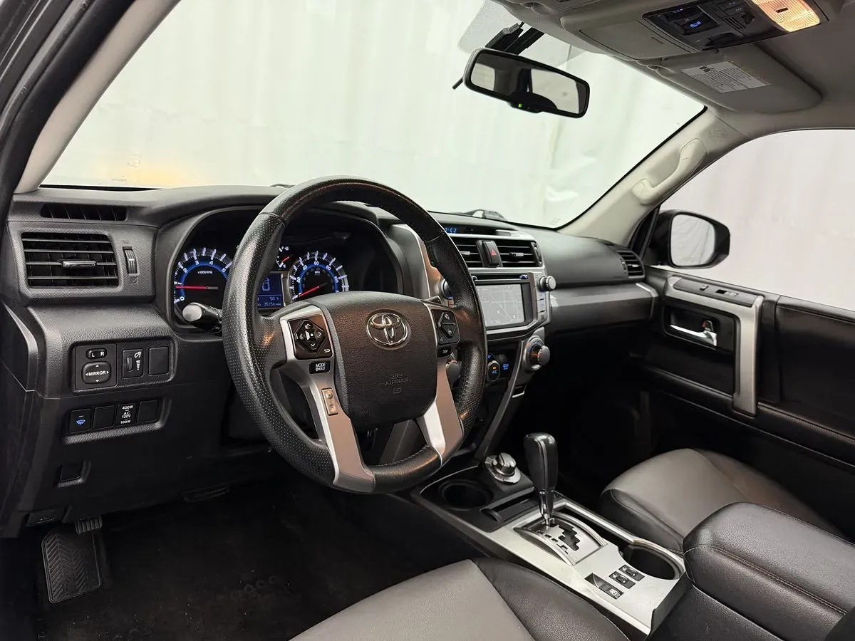 Toyota 4Runner photo 10