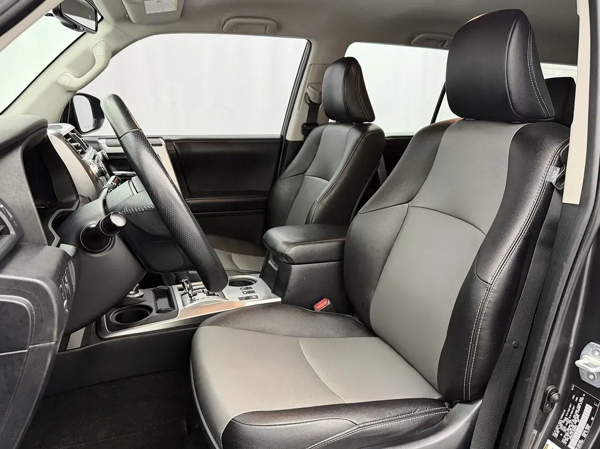 Toyota 4Runner photo 11