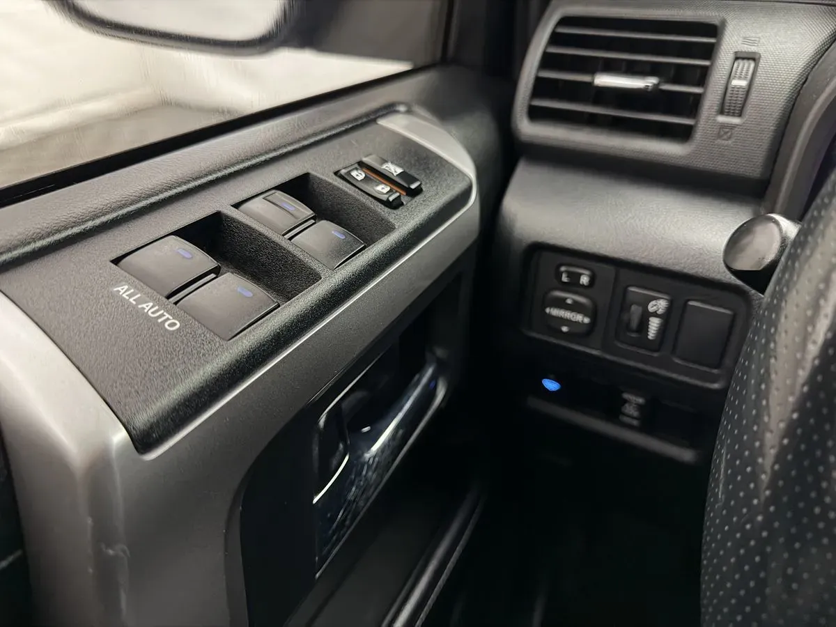 Toyota 4Runner photo 13