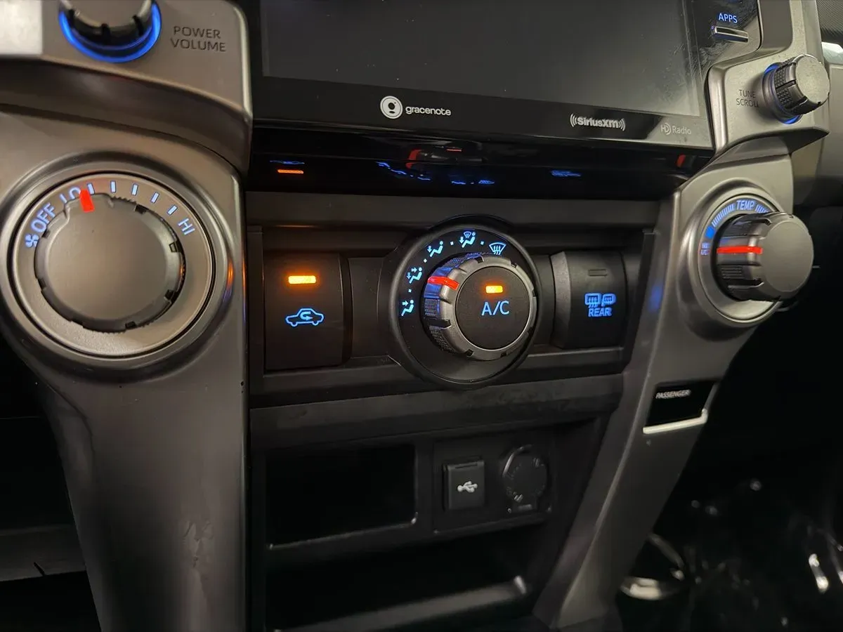 Toyota 4Runner photo 23