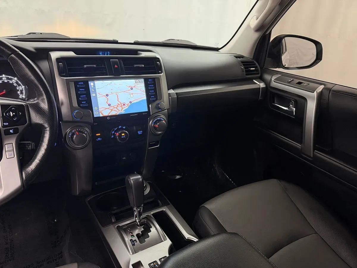 Toyota 4Runner photo 17