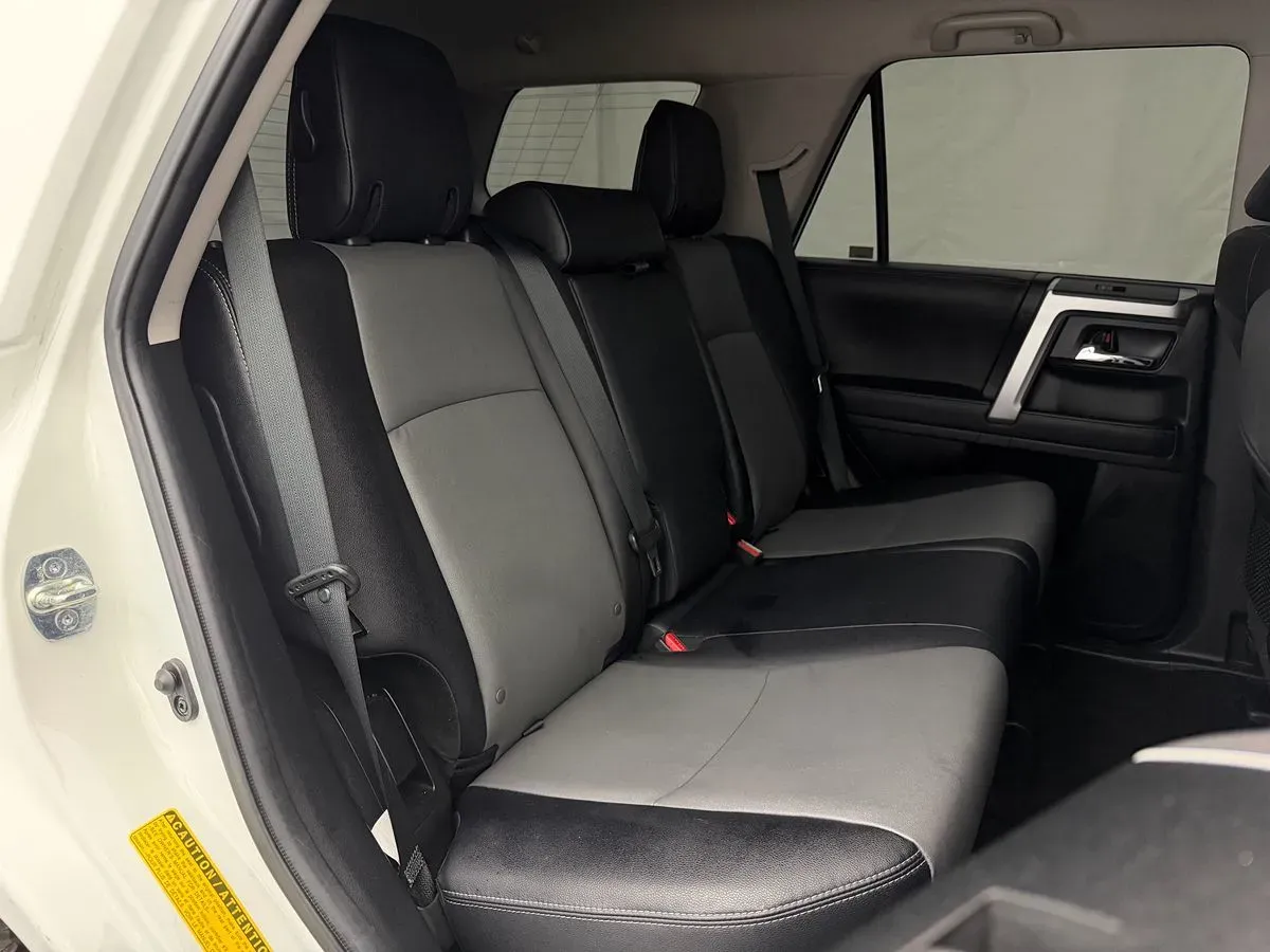 Toyota 4Runner photo 29