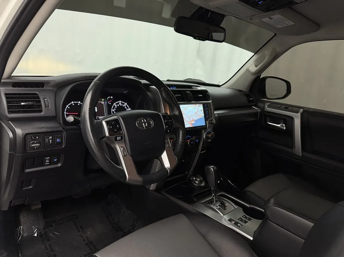 Toyota 4Runner photo 8