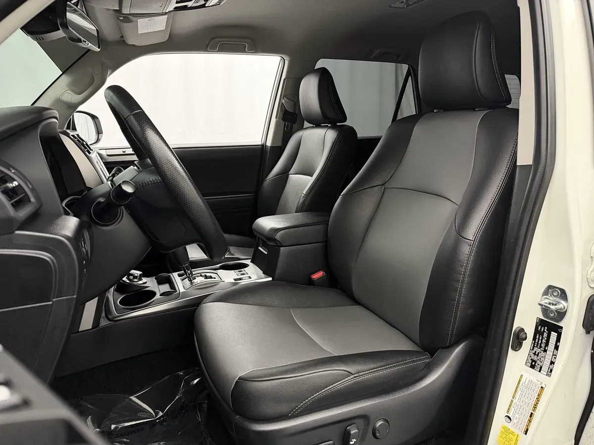 Toyota 4Runner photo 9