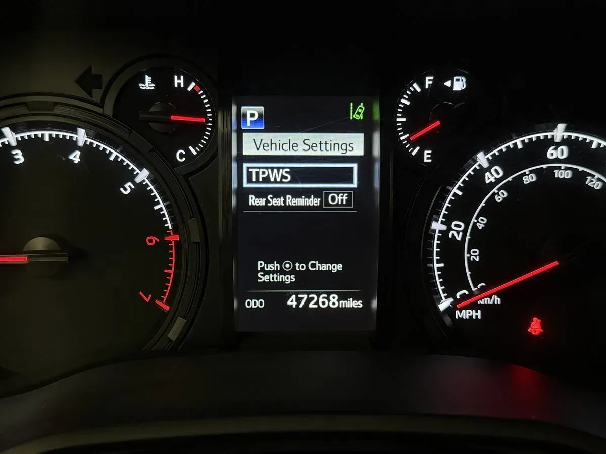 Toyota 4Runner photo 12