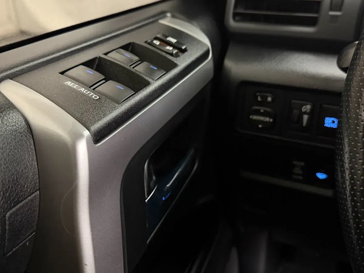 Toyota 4Runner photo 14