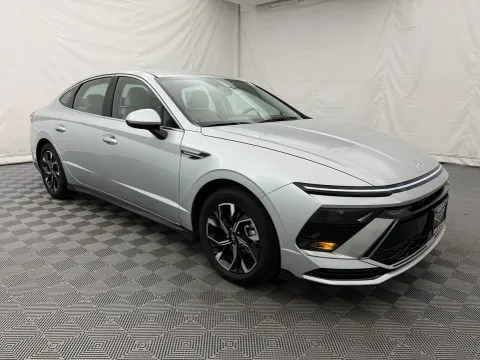 Photos of 2025 Hyundai Sonata SEL for sale in Arlington Heights, IL at Autos of Chicago