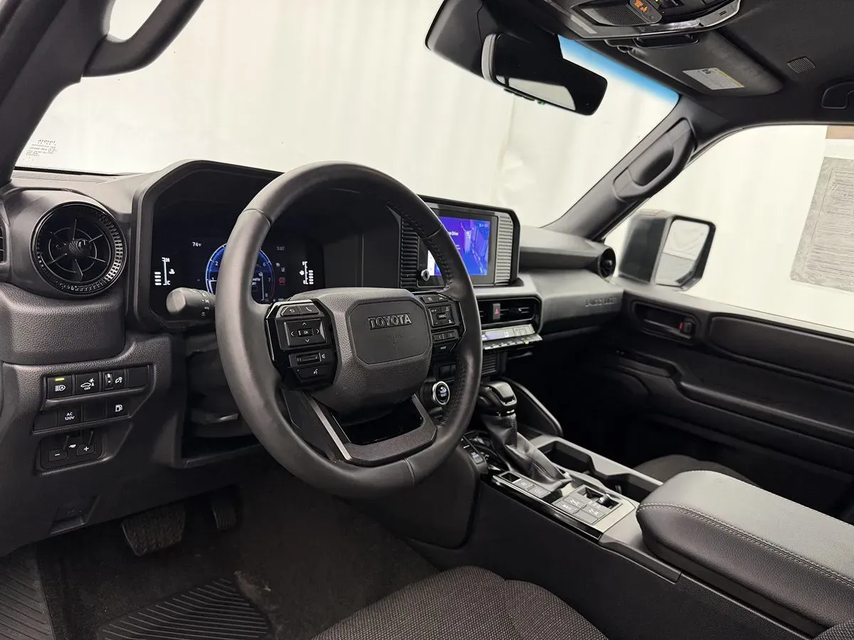 Toyota Land Cruiser photo 9