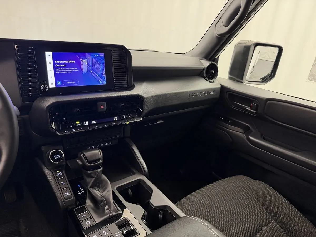 Toyota Land Cruiser photo 16