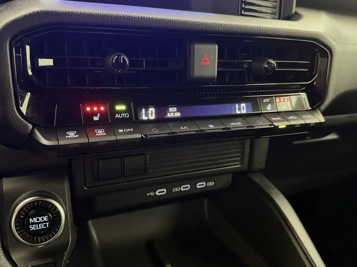 Toyota Land Cruiser photo 21