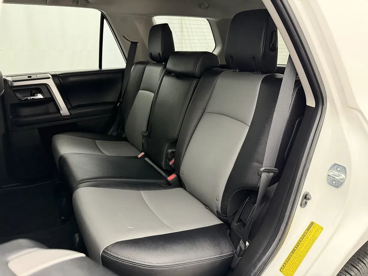 Toyota 4Runner photo 23