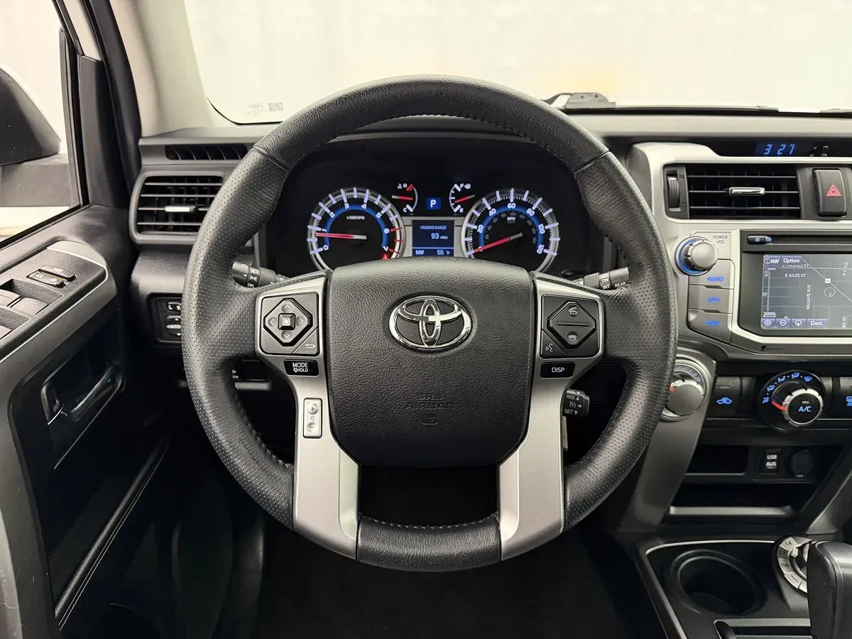 Toyota 4Runner photo 11