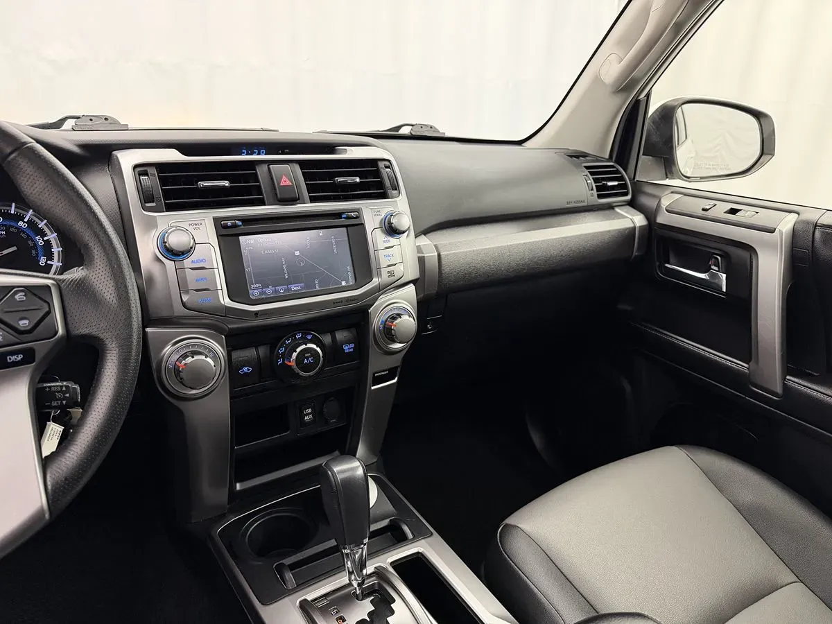 Toyota 4Runner photo 14