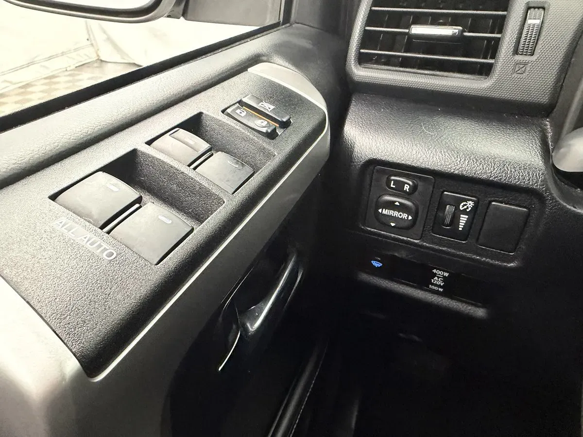Toyota 4Runner photo 12