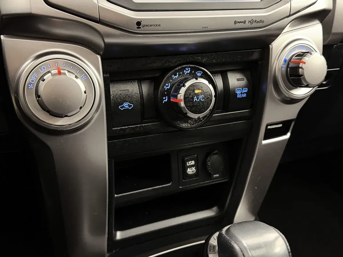 Toyota 4Runner photo 19