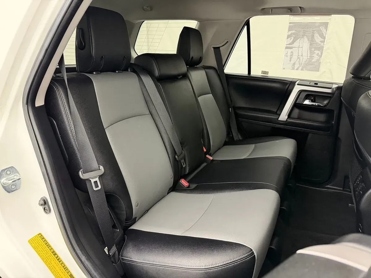 Toyota 4Runner photo 25