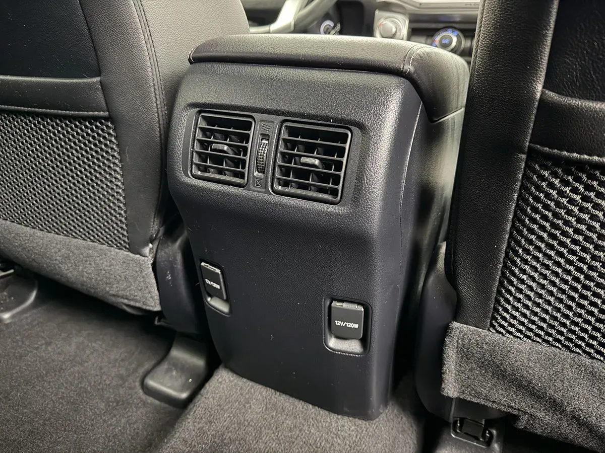 Toyota 4Runner photo 24